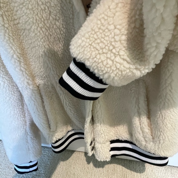 Levi’s Varsity Fleece Bomber Jacket NWOT | size M - Picture 13 of 16